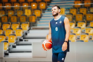 Jake O'Neil, nowy w AMW Arce Gdynia, ma być jak scyzoryk. Zamknięte derby