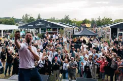Na Hipodromie powstało małe miasteczko. Festiwal Whisky większy niż rok temu