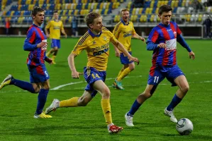 Arka Gdynia - Polonia Bytom. Będzie ostre strzelanie? Na trybunach najstarsza zgoda