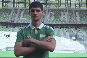 Lechia Gdańsk pozyskała nowego napastnika. Kontrowersyjny sędzia z Polonią Warszawa