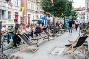 Bez alkoholu, ale z imprezą. Sober Fest opanował Wajdeloty
