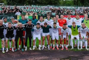 Lechia Gdańsk daje piłkarzom wolność. Jeden debiut przyspieszony, drugi skrócony