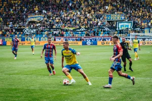 Arka Gdynia - Polonia Bytom 1:1. Zgoda na remis po czerwonej kartce