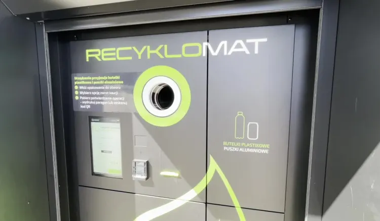 Recyklomat przy stadionie. "Testujemy rozwiązanie"