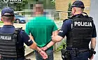 Wyrwał wycieraczki i lusterka w ośmiu autach. Wpadł na gorącym uczynku
