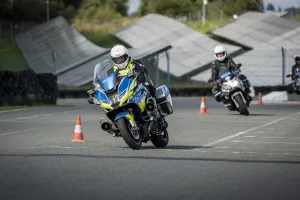 Policjanci na motocyklach szkolili się na torze