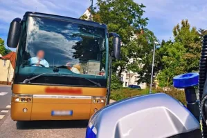 Autokar utknął w tunelu i sparaliżował ruch w Sopocie