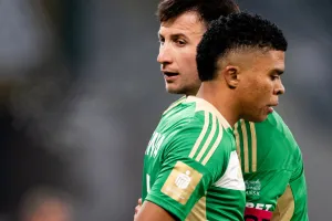 Lechia Gdańsk wybiera nowego kapitana. Co powinna zrobić z Rifetem Kapiciem?