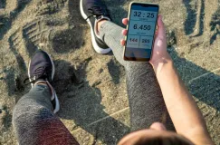 Aplikacje dla aktywnych, które warto mieć w telefonie. Pomagają w treningu