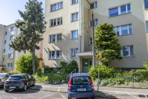 Na Morenie zniknie ponad 100 miejsc parkingowych? Radny pyta, co w zamian