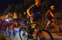 Rowerzyści na ulicach. XXIV Gdyński Nocny Przejazd Rowerowy