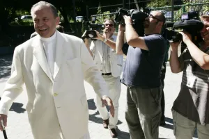 Gazeta musi przeprosić rodzinę ks. Jankowskiego