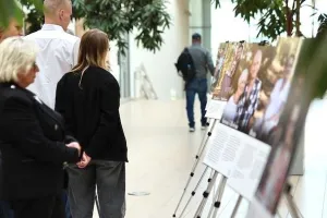 Ataksja Friedreicha: wystawa w UCK w Gdańsku. Życie, diagnoza i leczenie