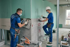 Cennik układania płytek w 2026 roku. Cennik robocizny i materiałów