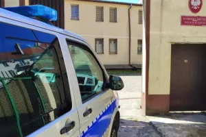 Napad z gazem pieprzowym w mieszkaniu. Trzech sprawców w areszcie