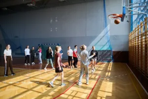 Czy szkolny WF może zniechęcić do sportu na lata?