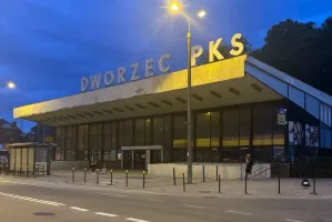 Konserwator tłumaczy, czemu nie wpisał dworca PKS do rejestru zabytków