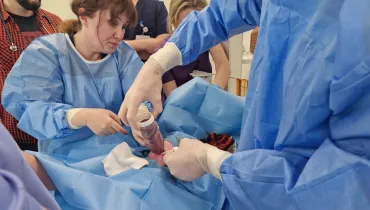 Leczenie bez szwów ratuje noworodki w gdańskim szpitalu. Pierwsze takie zabiegi w Polsce