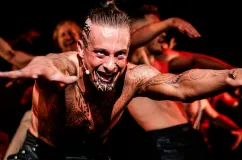 "Moby Dick" na Nowej Scenie w Gdyni: to nie jest zwykła opowieść o wielorybie