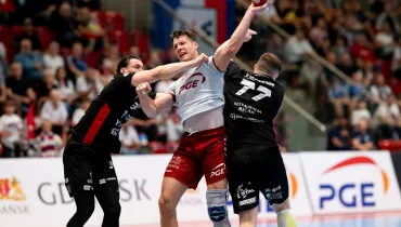 PGE Wybrzeże Gdańsk zdominowało Piotrkowianina. Wygrana różnicą 15 bramek