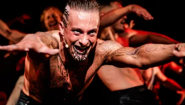 "Moby Dick" na Nowej Scenie w Gdyni: to nie jest zwykła opowieść o wielorybie