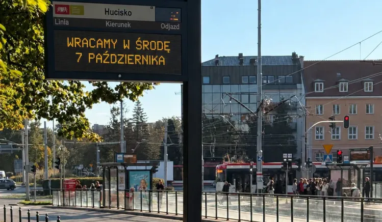 Przystanek Hucisko 04 wraca na dawne miejsce. Miasto ustąpiło po protestach