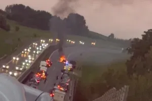 Pożar samochodu na autostradzie A1
