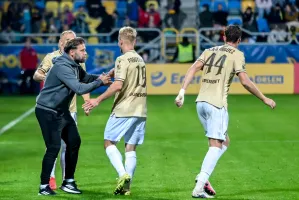 Arka Gdynia wybrała nowy system gry. Kto z kim rywalizuje? Kto zmieni pozycję?