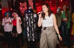 Karaoke, pub quizy, sauna i planszówki. Rozrywki na jesienne wieczory