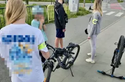Mandaty dla rodziców za brak kasków u dzieci. Akcja policji