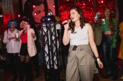 Karaoke, pub quizy, sauna i planszówki. Rozrywki na jesienne wieczory
