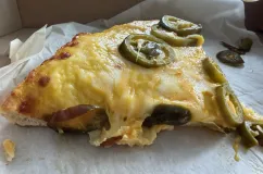 Książulo wprowadził swoją pizzę do Żabki. Czy dałby jej Mauala?