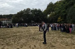 Alarmy bombowe w kilkunastu szkołach. Były ewakuacje uczniów