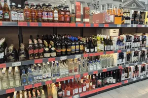 Od kiedy zmiany w sprzedaży alkoholu? Ustawa wraca do Sejmu