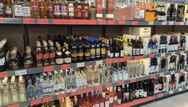 Od kiedy zmiany w sprzedaży alkoholu? Ustawa wraca do Sejmu