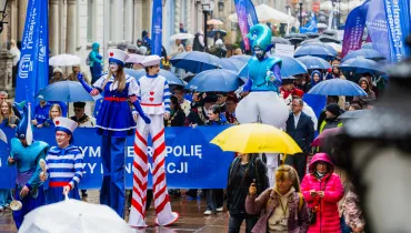 Barwną paradą studenci rozpoczęli nowy rok akademicki