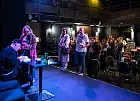 Żulczyk przyciągnął tłumy. Kolejka po autografy ciągnęła się przez cały teatr