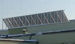 Kolektory słoneczne na dachach sopockich szkół