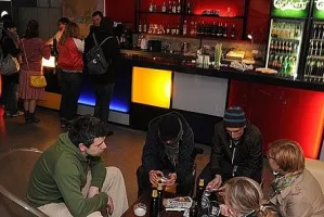 Buffet, czyli bar wśród stoczniowych żurawi