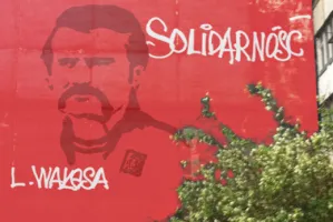 Świat bez sierpa i młota, czyli Wałęsa na murach Mołdawii