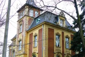 Uniwersytet sprzedaje pałacyk i szuka pieniędzy na rozbudowę kampusów