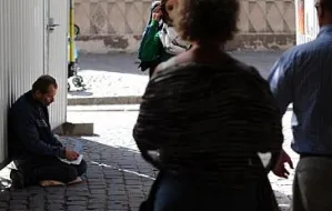 Żebrzący na ulicach "zarabiają" nawet 500 zł dziennie