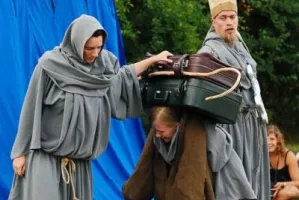 Feta, Feta i po Fecie. Podsumowanie XIV Międzynarodowego Festiwalu Teatrów Plenerowych i Ulicznych FETA