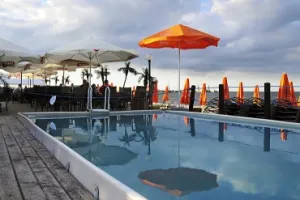Coraz więcej klubów na trójmiejskich plażach