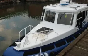 Wypadek łodzi na Martwej Wiśle. Policjanci uratowali tonących