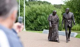 Jan Paweł II spaceruje z Reaganem w Parku Nadmorskim