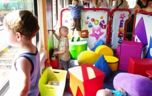 Plac zabaw w pociągu