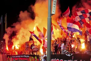 Plech: Ściany pomagają gospodarzom