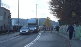 Bariera przed Tesco blokuje dojazd rowerzystom