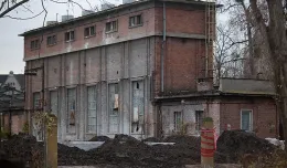 Znika kolejny stoczniowy budynek. Przygotowania pod Nową Wałową